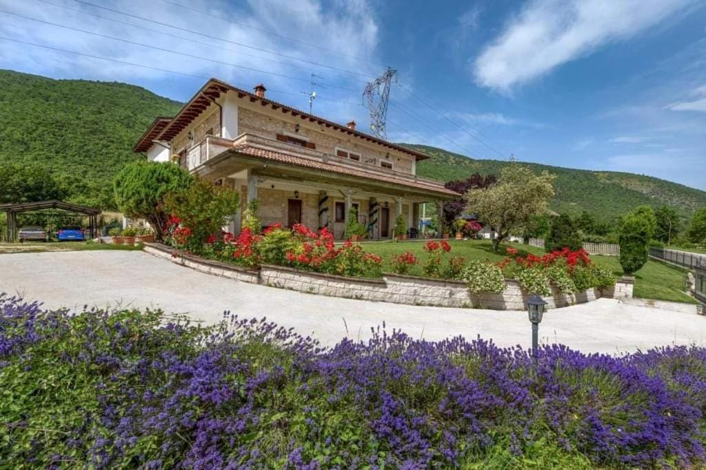 Apartamento Il Poggio Dei Pettirossi Pettorano sul Gizio Exterior foto